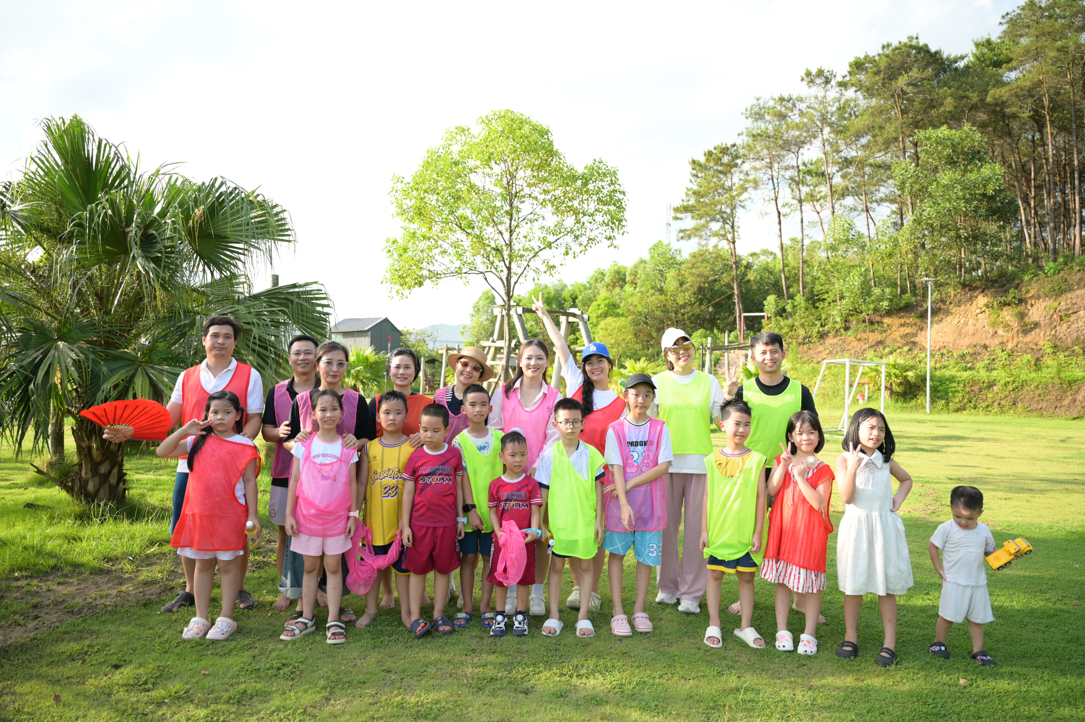 Chiếc Vali Nhỏ Và Bước Chân Tự Lập: Hành Trình Trưởng Thành Kỳ Diệu Của Con Qua Những Chuyến Đi