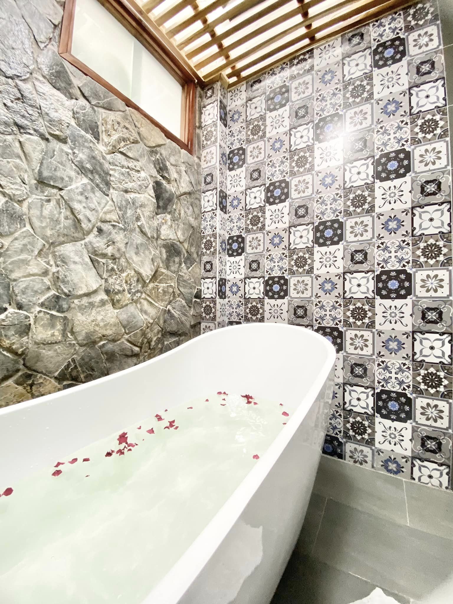 Bí Mật Về Chuyến "Trốn Phố Về Ngàn" Thảnh Thơi Tại Tam Cốc Chỉ Với 785K/Người