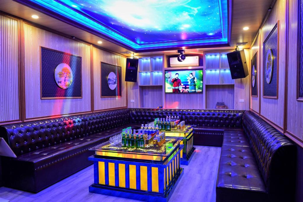 Karaoke tại Cozynibi Hotel Ninh Bình